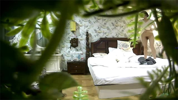 连锁酒店偷拍情侣开房